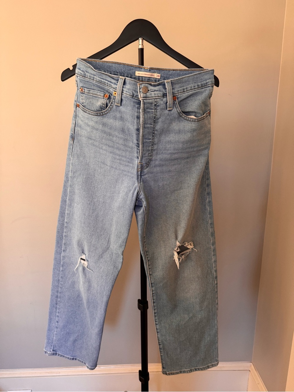 Levi's Ribcage Straight Ankle Light Blue  Jeans with Knee Rips NWOT